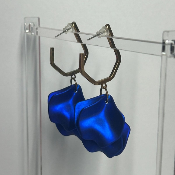 Earrings - Picture 2 of 3